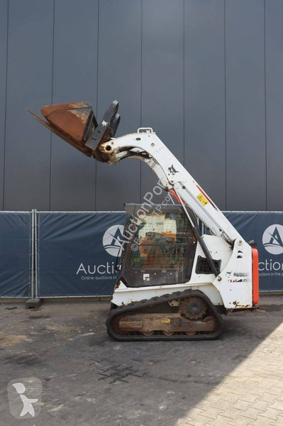Shovel Bobcat T450