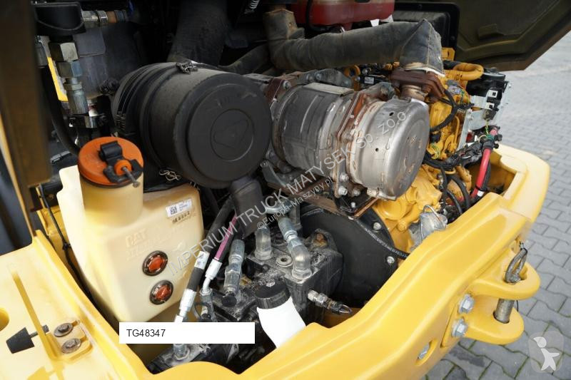 Nakladač Caterpillar 906M