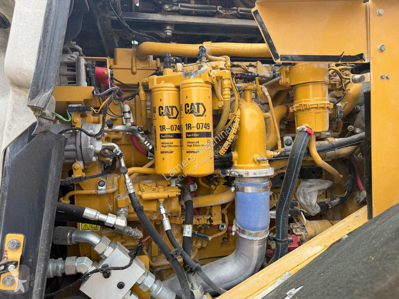 Товарач Caterpillar 982M .