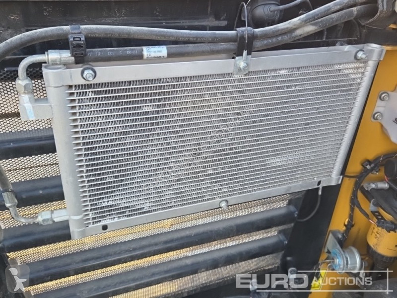 Фронтальный погрузчик Caterpillar 289D3