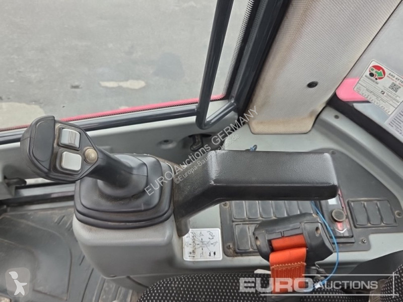 Nakladač Yanmar V100
