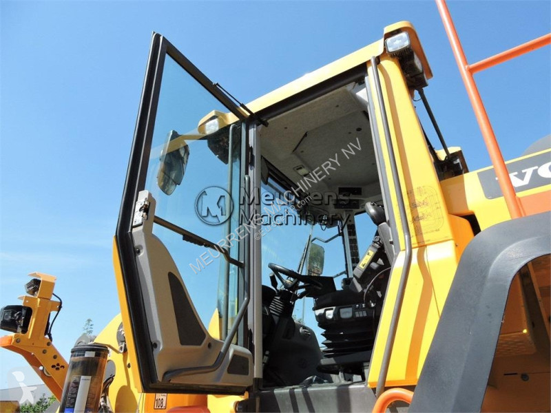 Nakladač Volvo L150H