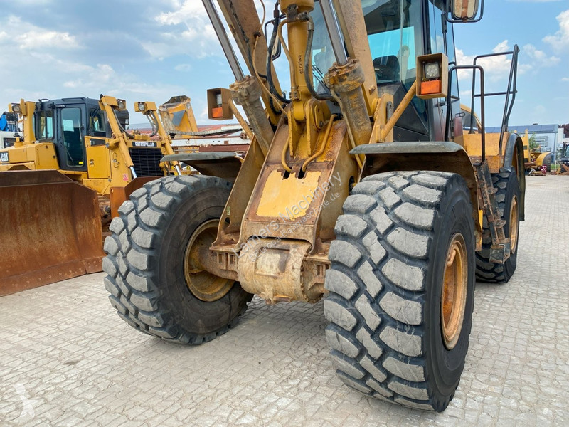 Shovel Caterpillar NVT
