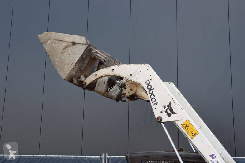 Shovel Bobcat