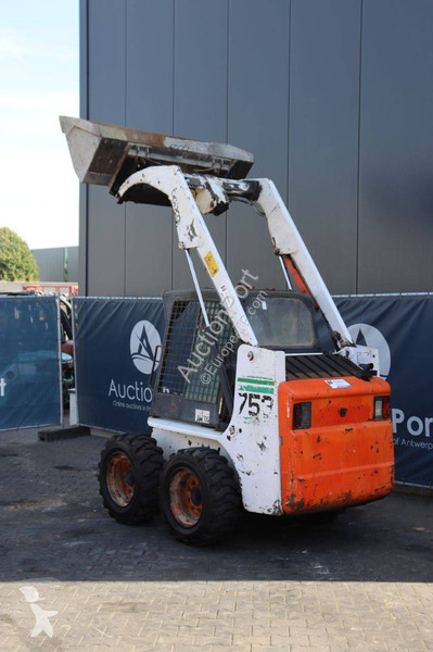 Shovel Bobcat