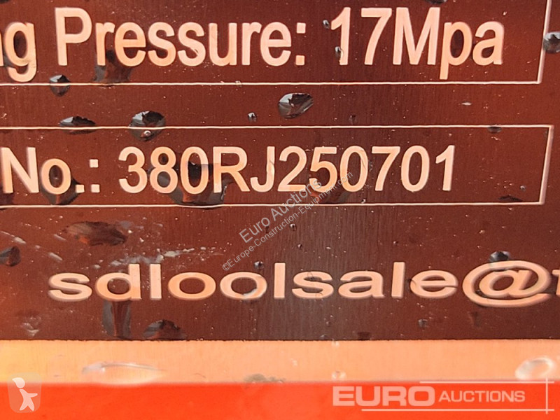 Nakladač  CK380R