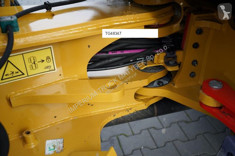 Nakladač Caterpillar 906M