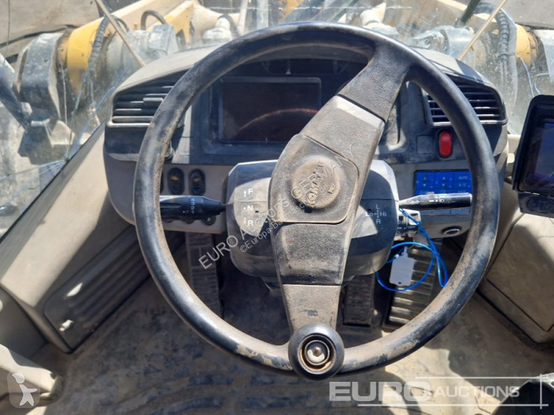 Nakladač Komatsu 8EO