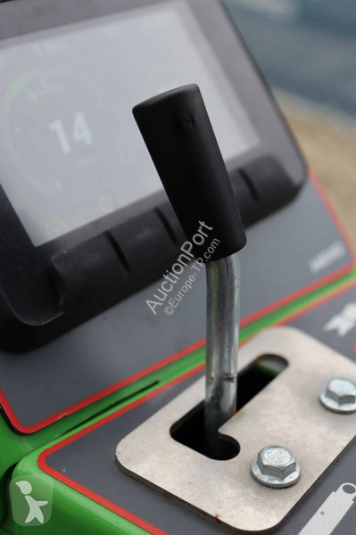 Pala cargadora Avant tecno ME527
