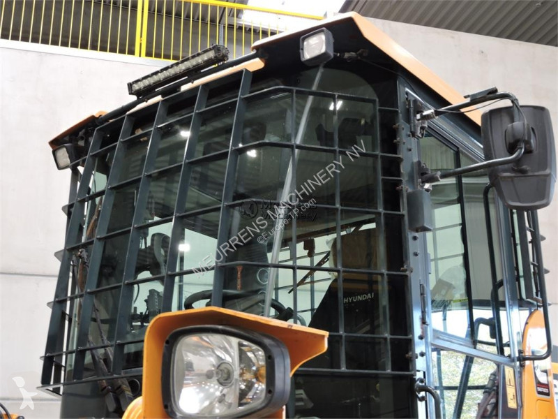 Shovel Hyundai HL955A
