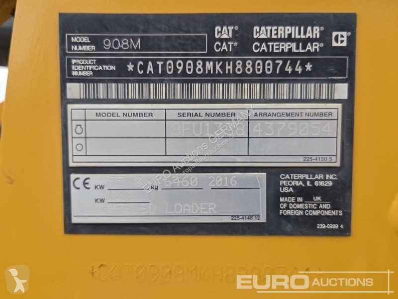 Навантажувач Caterpillar 908M