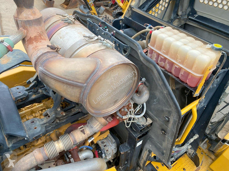 Shovel Caterpillar NVT