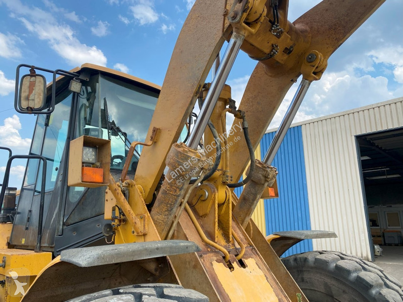 Shovel Caterpillar NVT