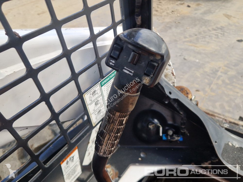 Shovel Bobcat S740