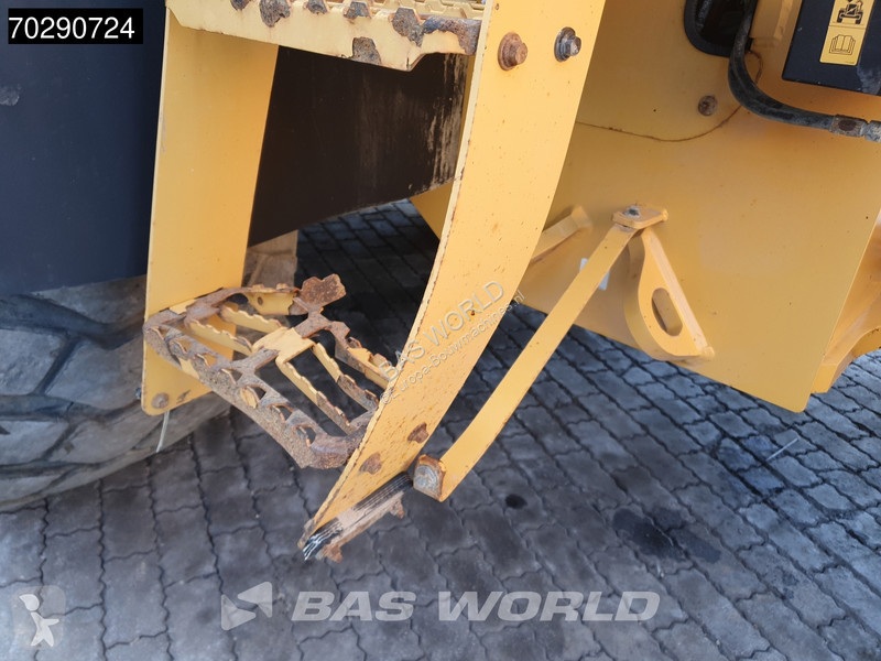 Nakladač Volvo L180 CDC