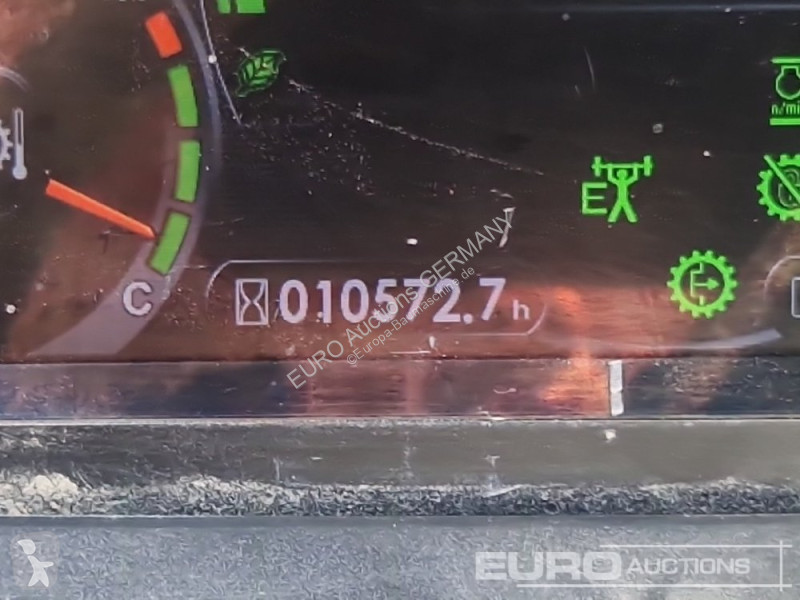 Nakladač Komatsu 8EO