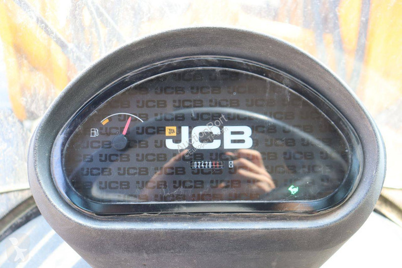 Nakladač JCB T4