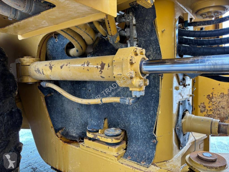 Chargeuse Caterpillar (Full service history...