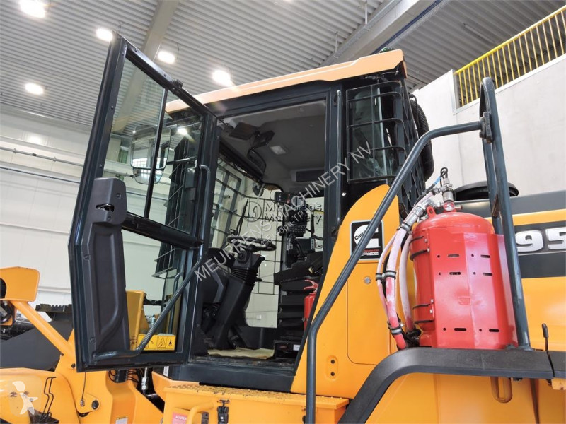 Shovel Hyundai HL955A