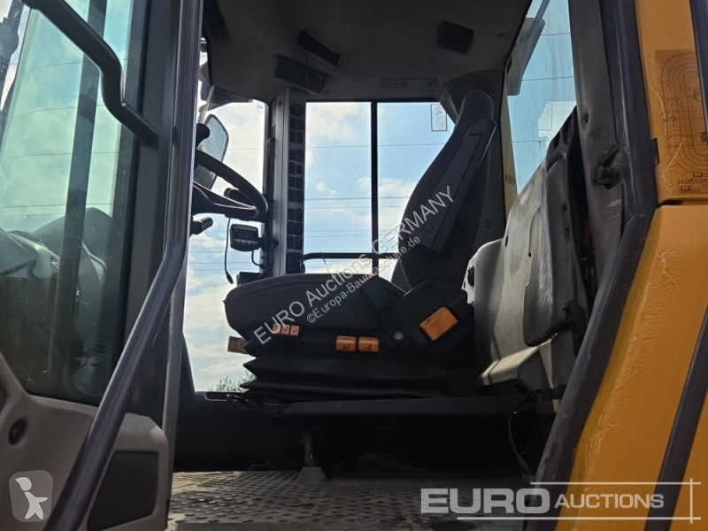Навантажувач Volvo