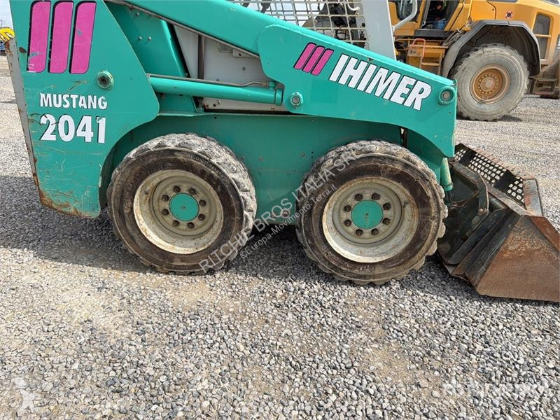 Chargeuse IHI 2041 Skid Steer Loader