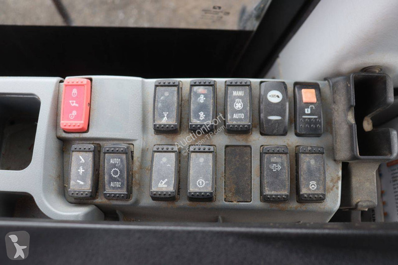 Chargeuse Hitachi 6