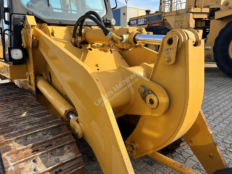 Pá carregadora Caterpillar NVT