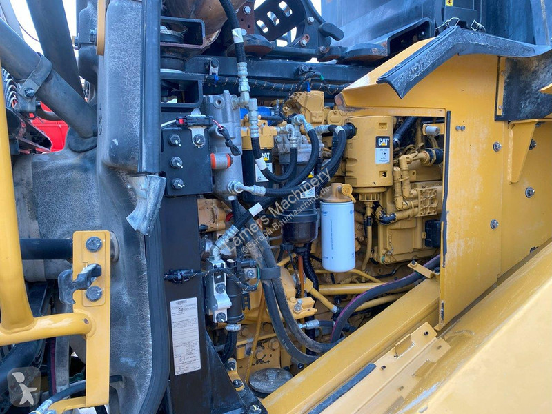 Shovel Caterpillar NVT