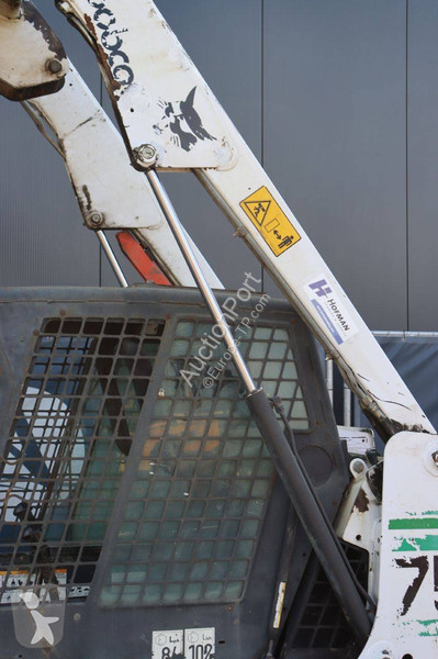 Shovel Bobcat