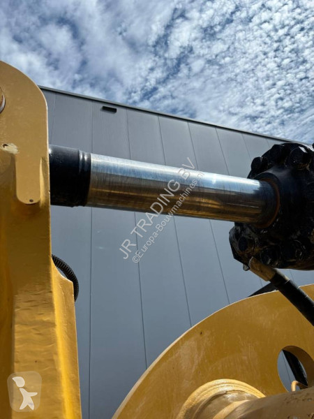 Nakladač Caterpillar 988 K (CE + EPA)