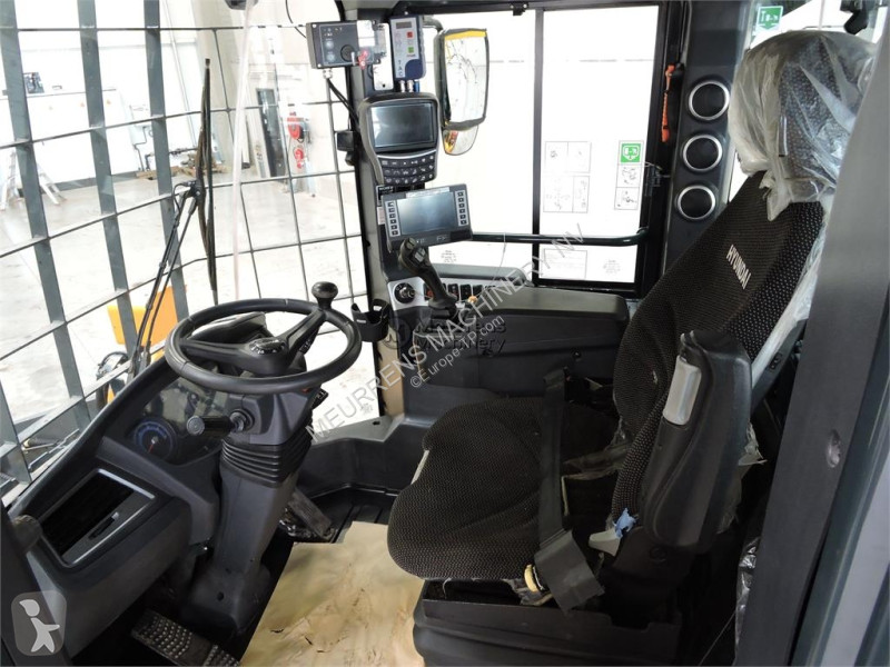 Shovel Hyundai HL955A