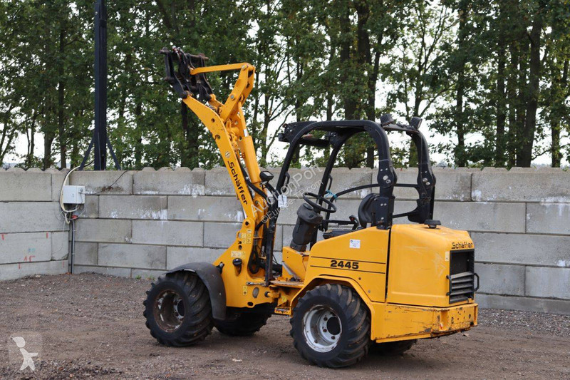 Pala cargadora Schäffer 2445