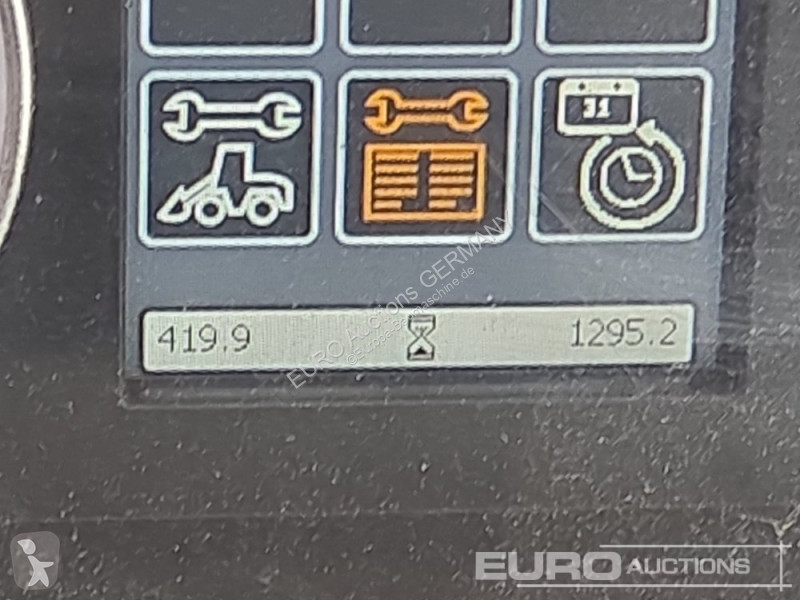 Nakladač Yanmar V100