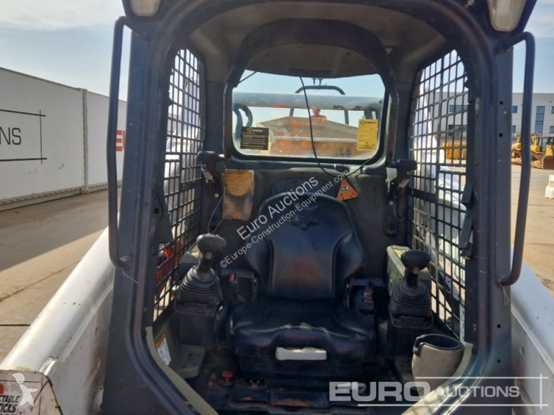 Shovel Bobcat T590