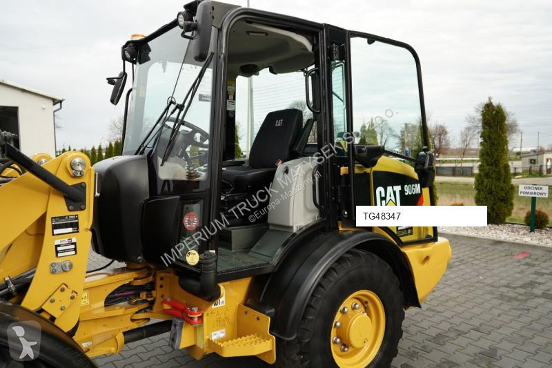 Nakladač Caterpillar 906M