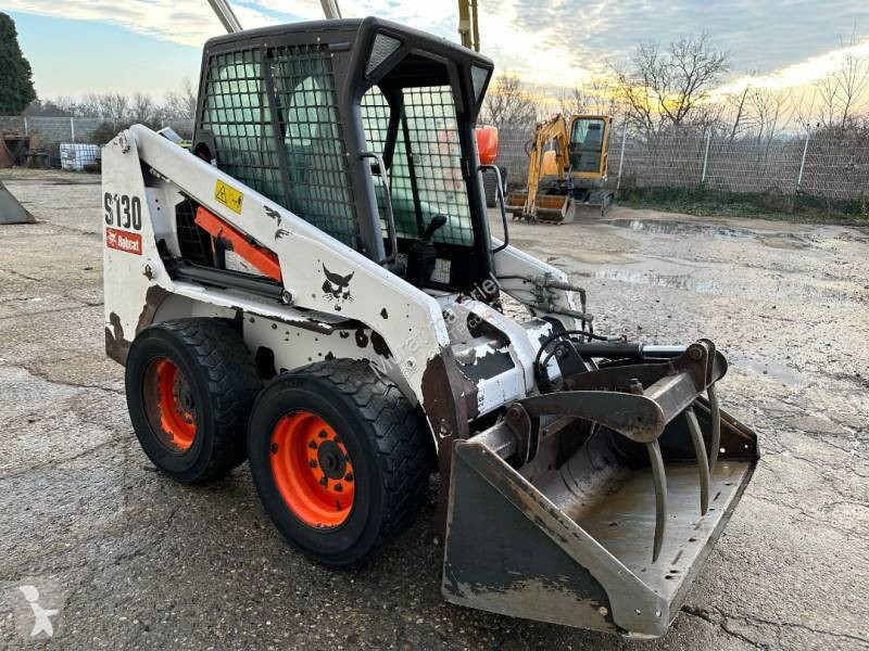 Shovel Bobcat