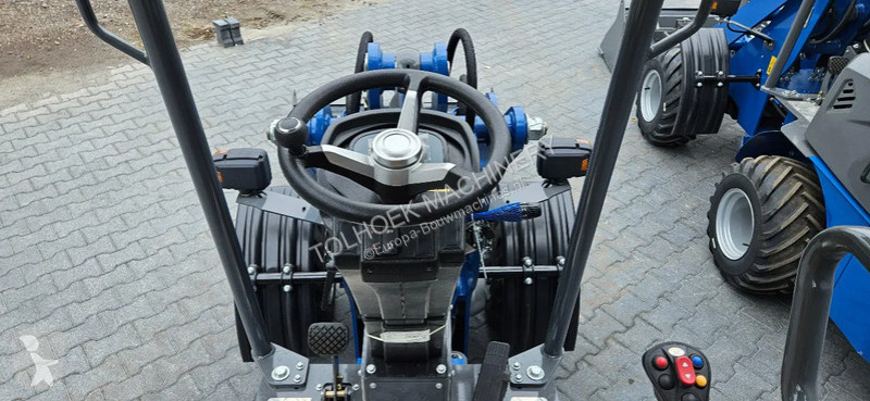 Chargeuse  E WOLF 606 electro shovel.