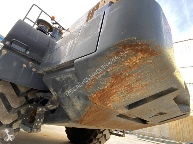 مُحمّلة Komatsu WA500-8