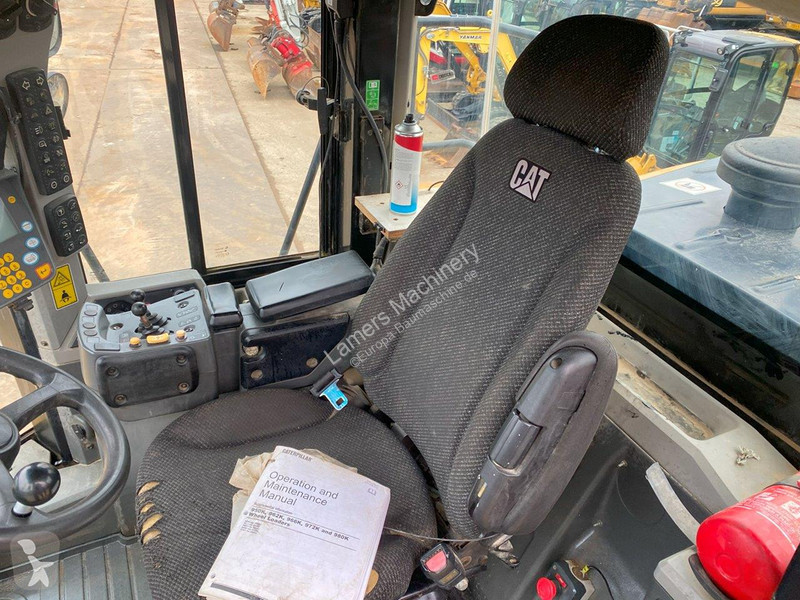 Shovel Caterpillar NVT