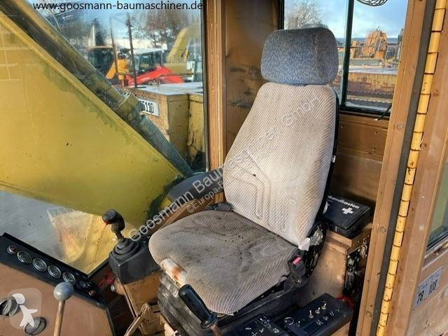 Shovel Caterpillar 231 D