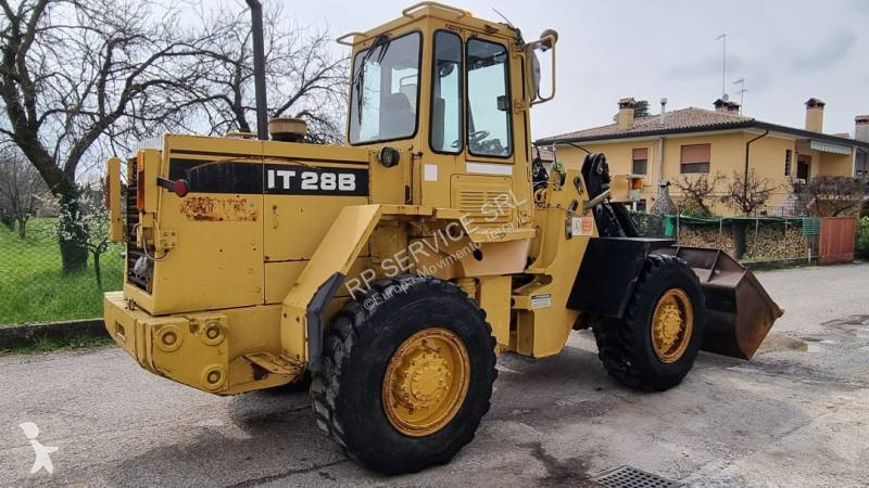 Shovel Caterpillar IT 28 B