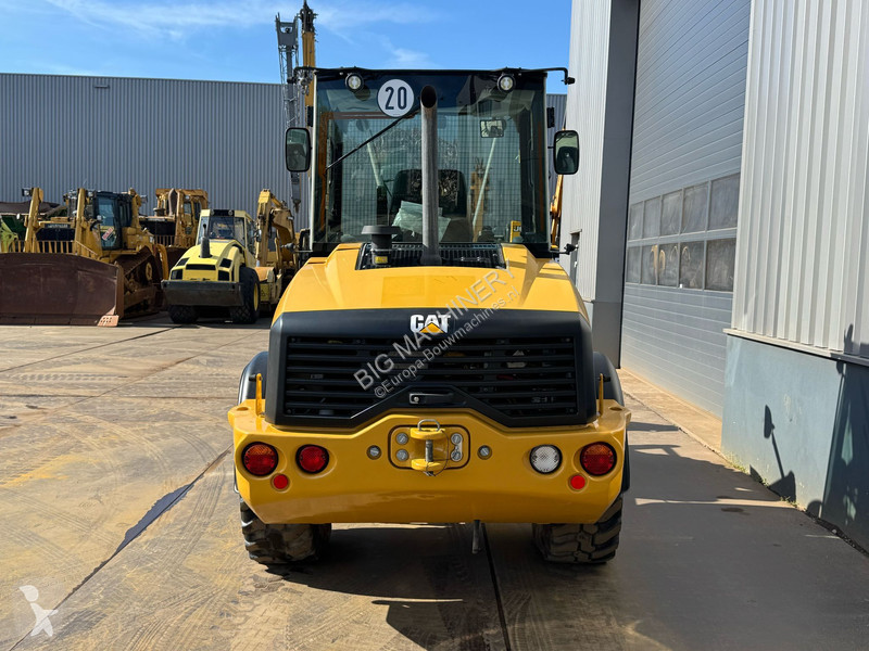 Shovel Caterpillar M