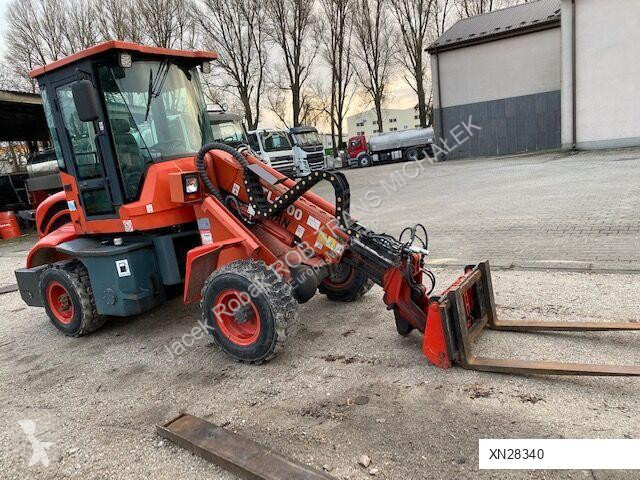 Încărcător telescopic Taian TL - 100