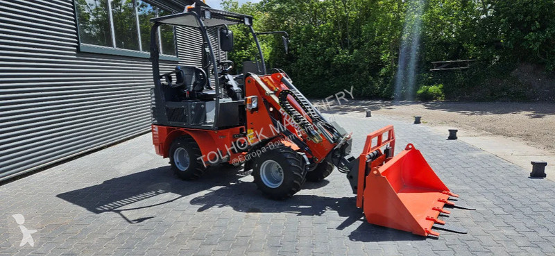 Shovel Everun ER1000 kubota  telescopic loader.
