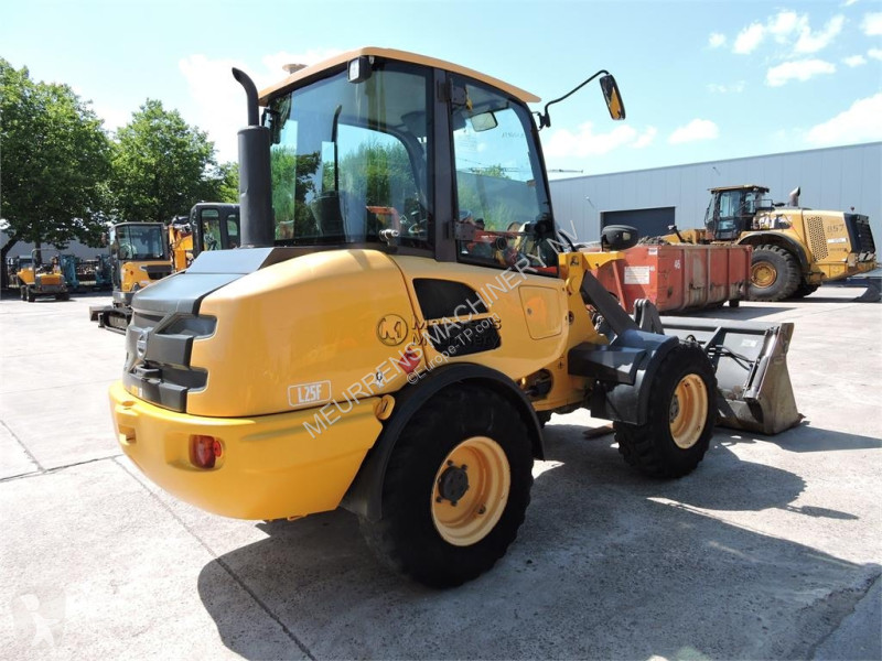 مُحمّلة Volvo L25F + FORK