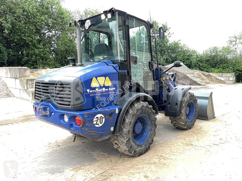 Shovel Caterpillar 908M