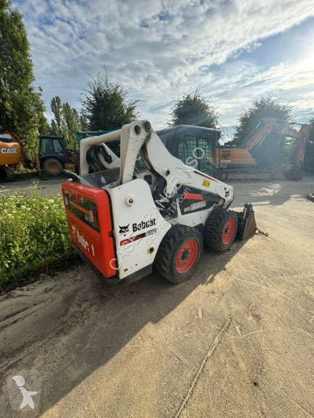Shovel Bobcat 570