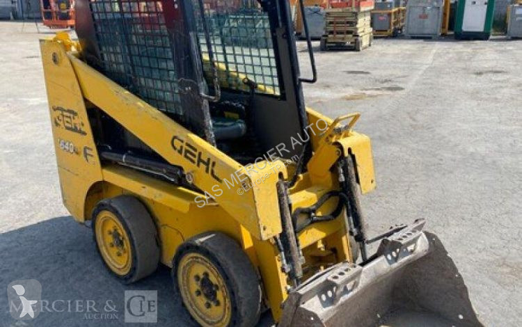 Shovel Gehl mini chargeuse compacte sur roues...