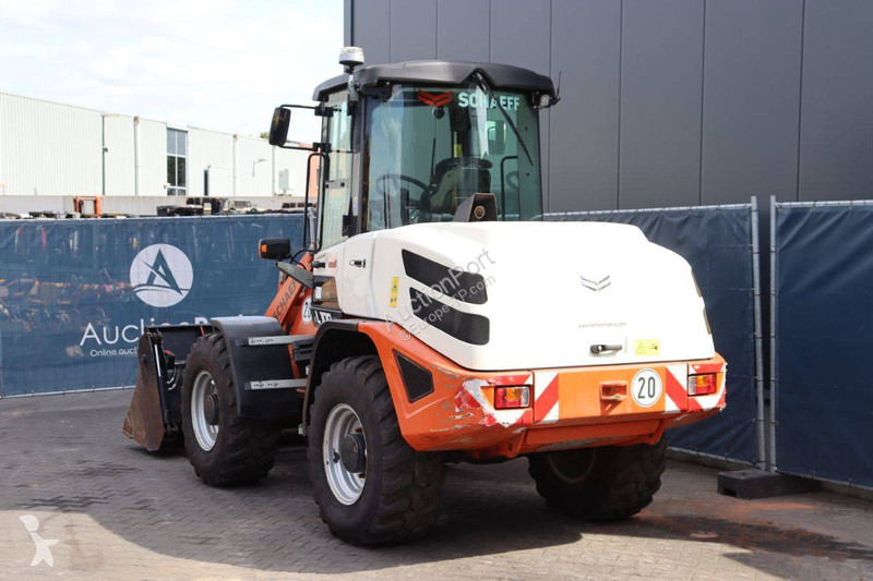 Pala cargadora Schaeff L100