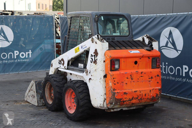 Shovel Bobcat